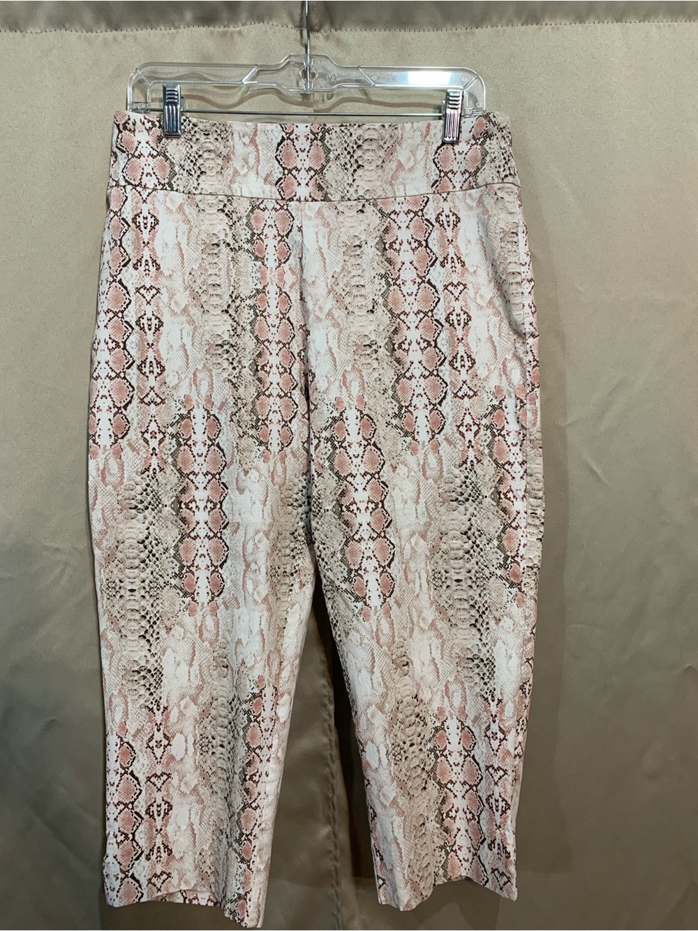 Zac & Rachel Blush Snake Print Cropped Leggings  waist 16 rise 14 inseam 20,5